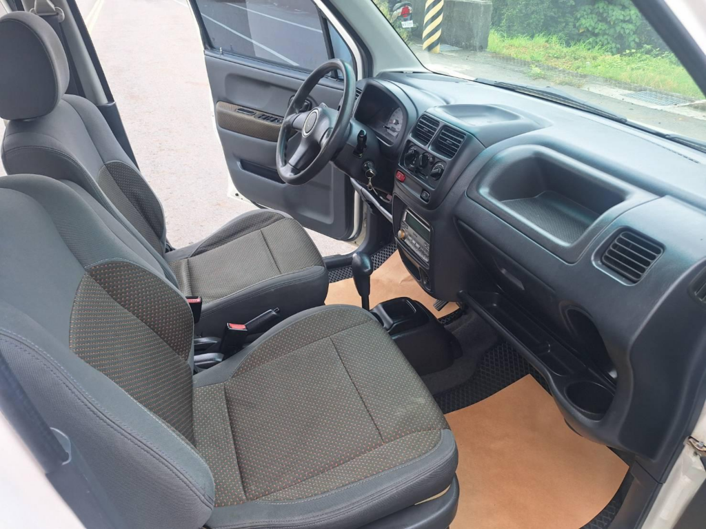 Transformation Véhicule 5 à 2 places - Réduction Nombre de Sièges