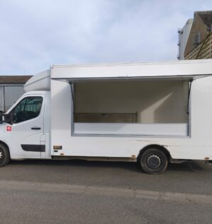 Food Truck Aménagé - Camion Restaurant - Sur Mesure - Renault Master