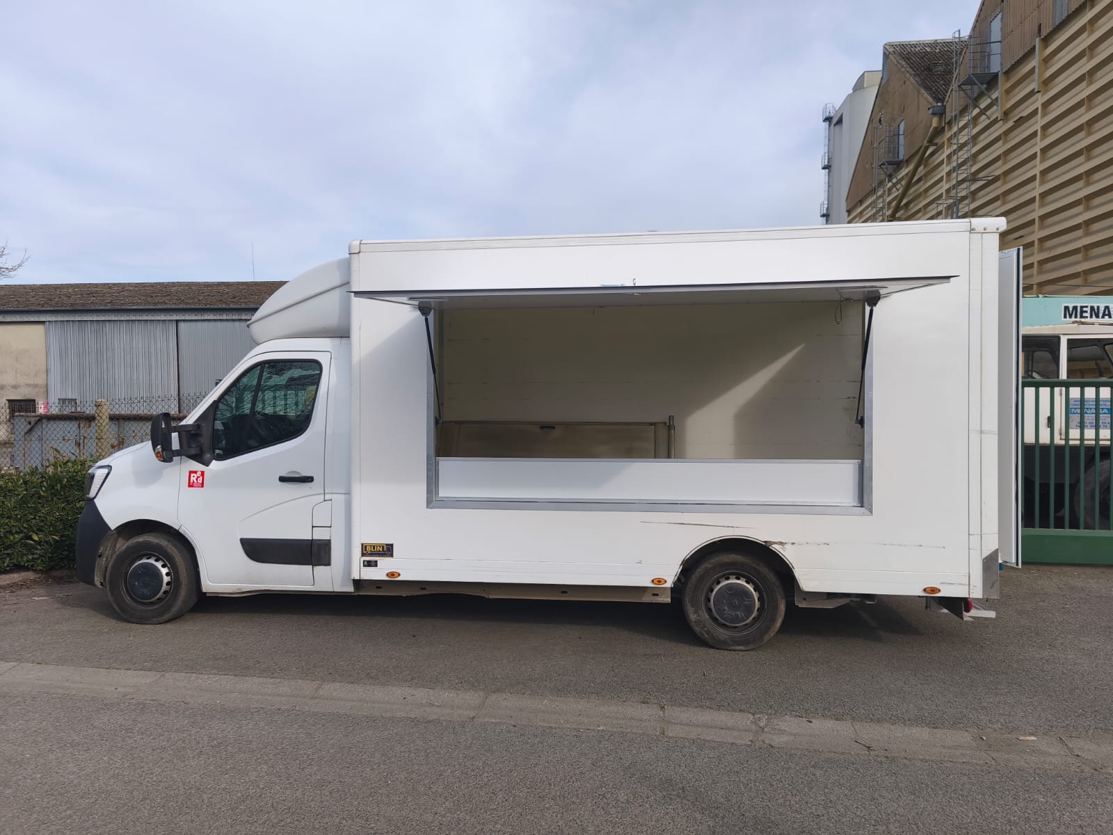 Food Truck Aménagé - Camion Restaurant - Sur Mesure - Renault Master
